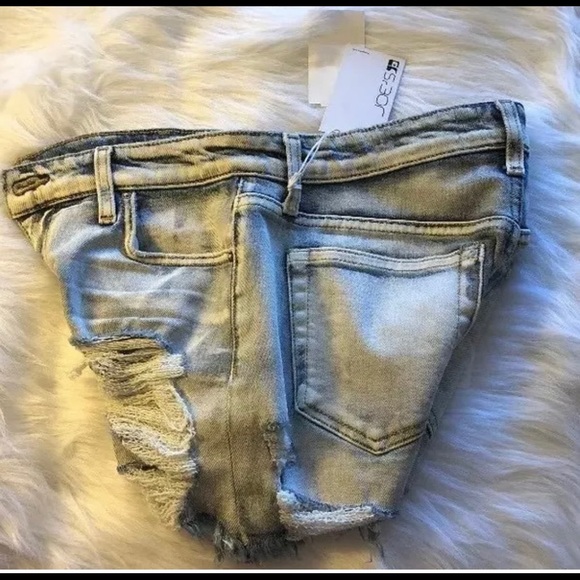 SOLD‼️Joes Jeans Ozzie Destroyed Fray Hem Denim Shorts - Picture 5 of 5